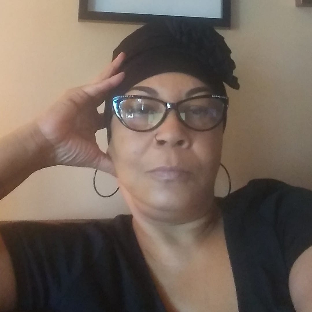 Meet your Posher, Larisa